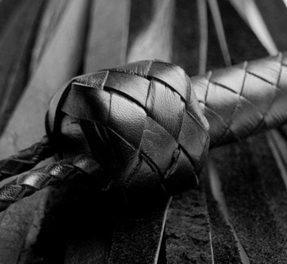 Weiche Folterpeitsche aus Leder